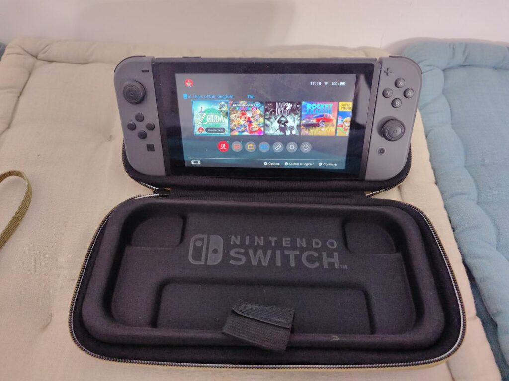 PDP - Étui de voyage Star Spectrum pour Nintendo Switch, Switch Lite et Switch  OLED 