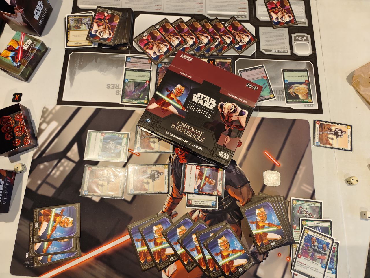 Test et avis du TCG Star Wars Unlimited – Crépuscule de la République (Kit de démarrage)